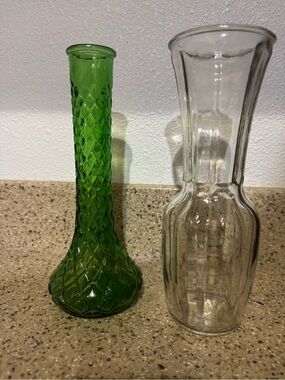 VTG Hoosier MCM Green Diamond-Pattern Glass Bud Vase + Clear Ribbed Glass Vase